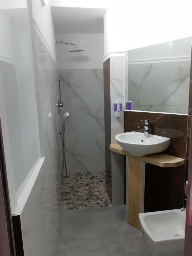 Vila Oliven Vlore Exterior photo